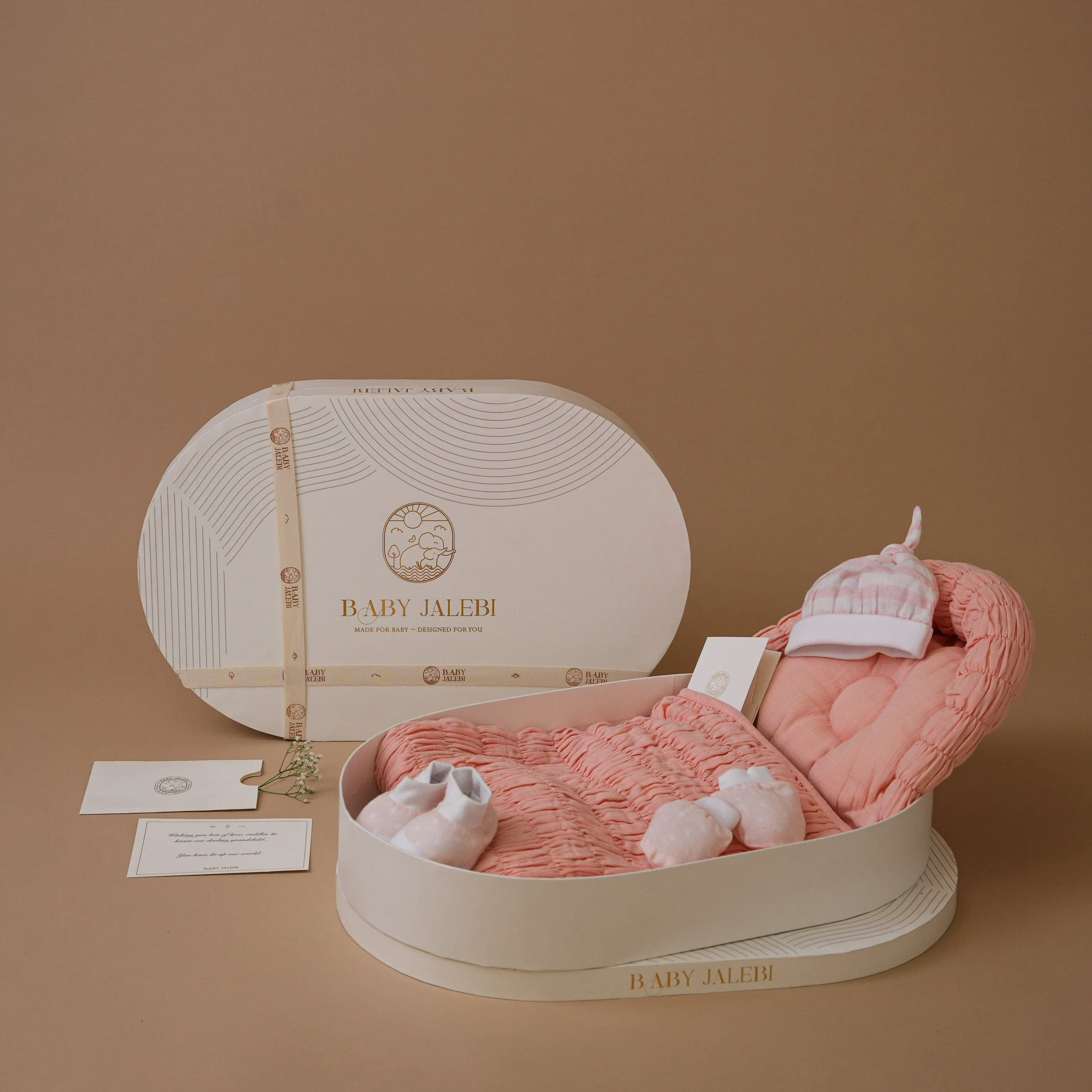 The Oval - Picture Perfect Gift Box - Pink